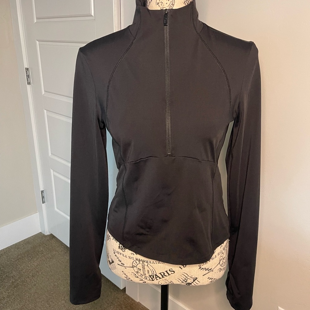 Black PINK active half zip workout long sleeve w/thumbholes. Size m